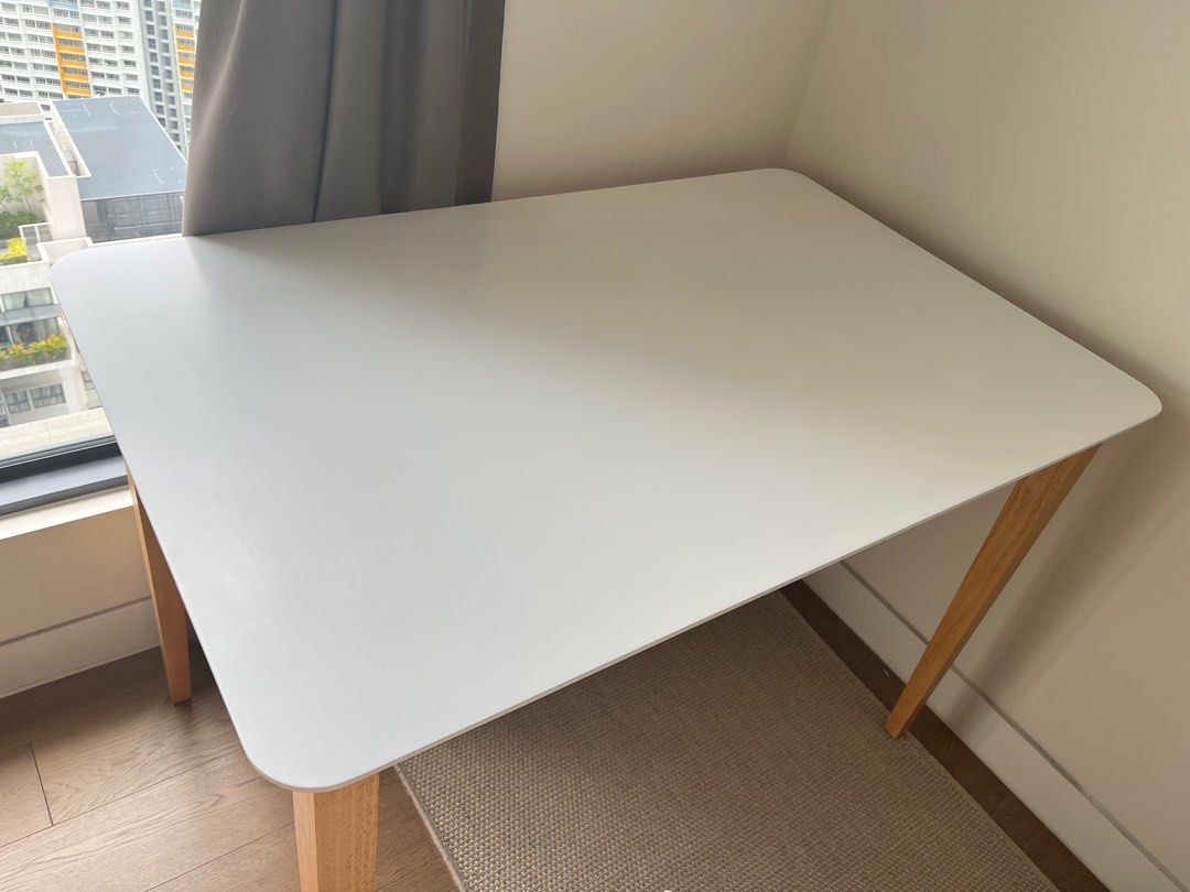 Hipvan desk shop