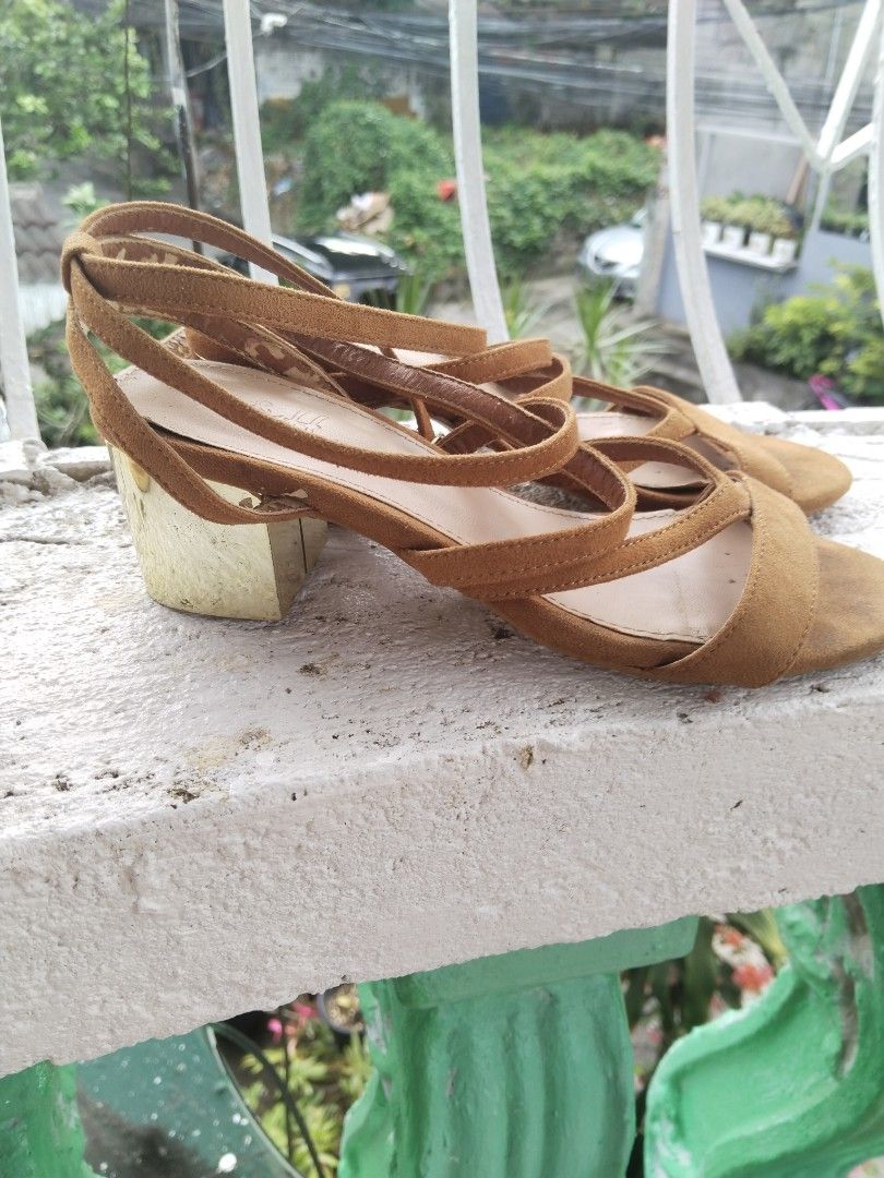 Size 2 outlet strappy sandals