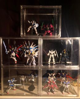 TOYS/COLLECTIBLES CASE (TRANSPARENT MAGNETIC ACRYLIC DISPLAY BOX)