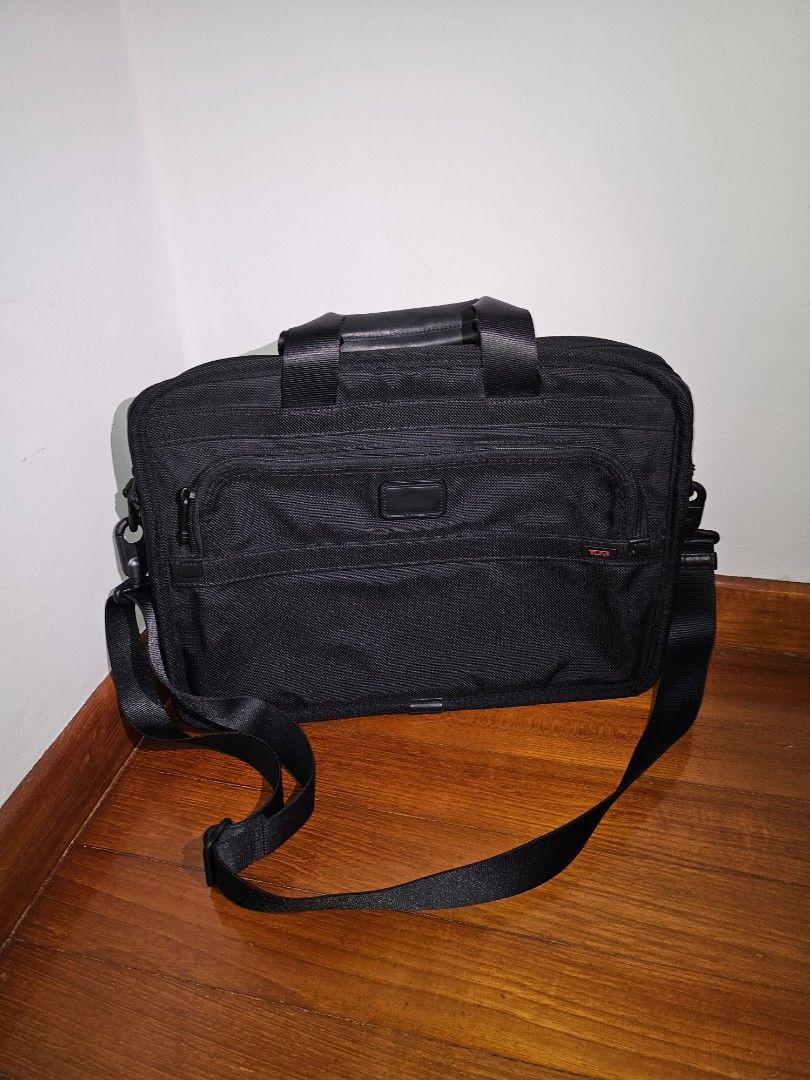 Tumi slim messenger bag deals