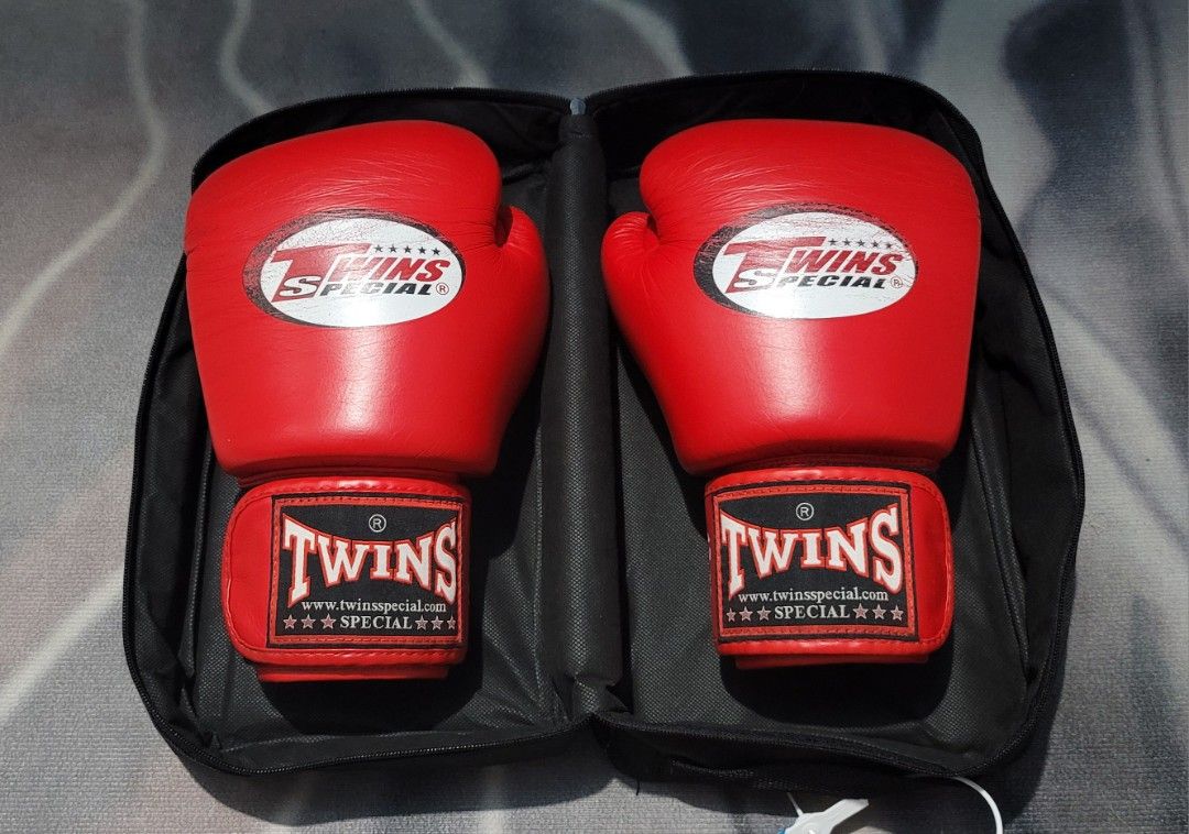 Fake twins boxing gloves top