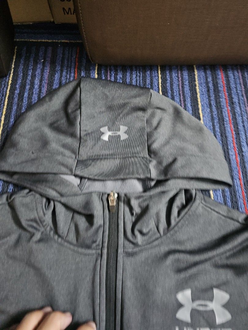 Under armour bca top