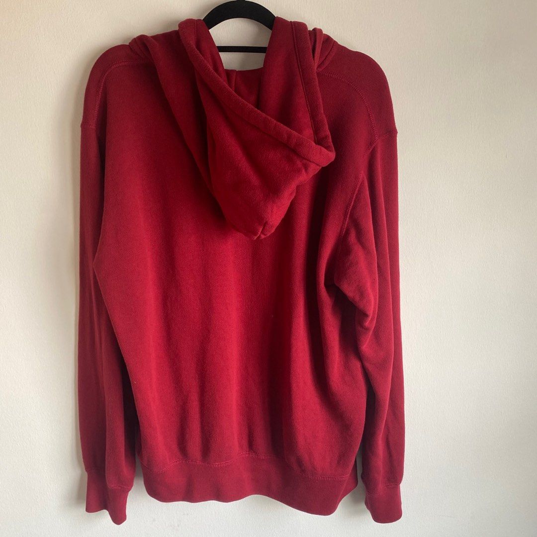 Red deals hoodie uniqlo