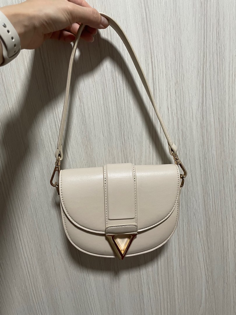 VINCCI saddle bag Women s Fashion Bags Wallets Cross body