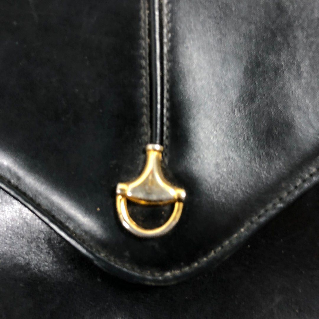 Vintage GUCCI HORSEBIT Two Way Bag (Category: Luxury Bags & Wallets) located in Manila. Submitted by revise.ph_ (Listing ID 1272816973, Image 2). Description: Vintage GUCCI HORSEBIT Two Way Bag Made in Italy Dimensions Length/Height:7.2 Width:8.7 issue: check detailed photos Price:6500 Free Shipping via JNT.