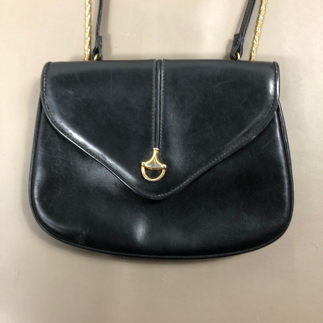 Vintage GUCCI HORSEBIT Two Way Bag (Category: Luxury Bags & Wallets) located in Manila. Submitted by revise.ph_ (Listing ID 1272816973, Image 3). Description: Vintage GUCCI HORSEBIT Two Way Bag Made in Italy Dimensions Length/Height:7.2 Width:8.7 issue: check detailed photos Price:6500 Free Shipping via JNT.