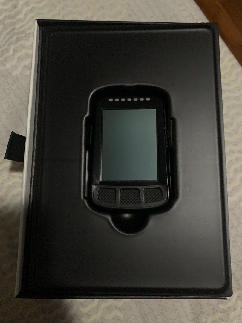 Wahoo Element Bolt Stealth Edition w all accessories speed