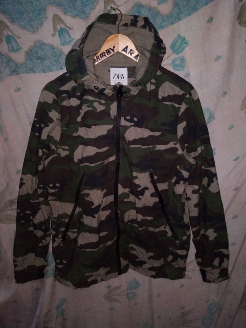 ZARA HABITS CAMOU HOODED JACKET MEDIUM Men s Fashion Coats