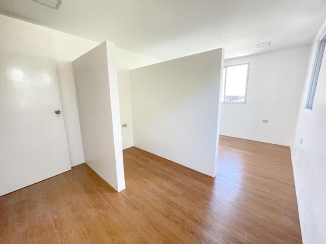 97 sqm Groundflr Mandaluyong Office Space Industrial for Rent Lease Rev