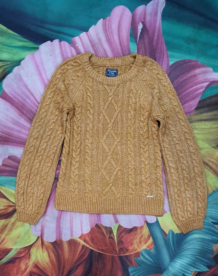 Abercrombie and fitch cable knit sweater Women s Fashion Coats