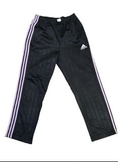 (Category: ) located in . Submitted by Sportswear_Bundle (Listing ID 1272967327, Image 1). Description: .