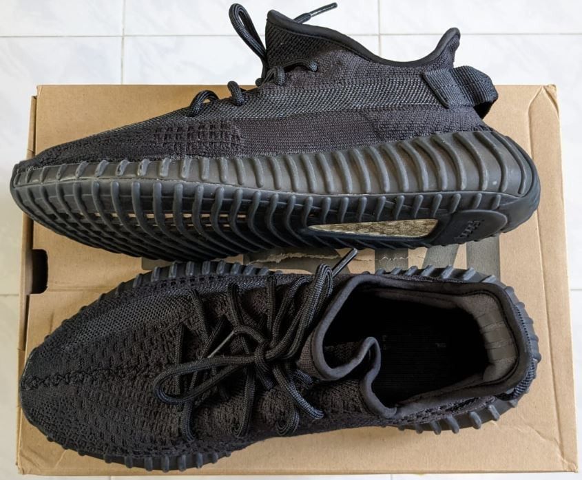 Adidas yeezy boost 350 clearance v2 black running shoes