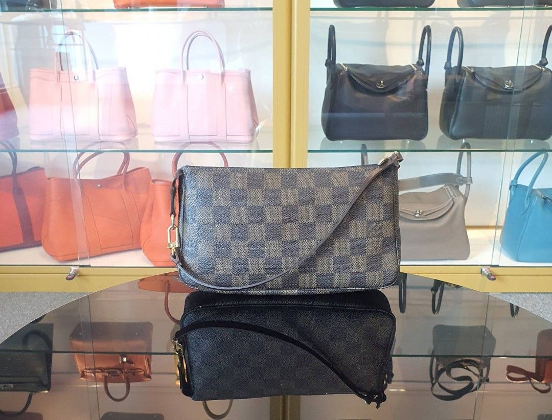 Louis vuitton damier ebene pochette 2025 accessoires
