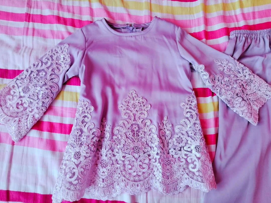 Baju Kurung (Category: Babies & Kids Fashion) located in Pulau Langkawi. Submitted by nurezatikamarudin83 (Listing ID 1272966455, Image 2). Description: Baju kurung Kaler Lilac Suitable for 3-4y.