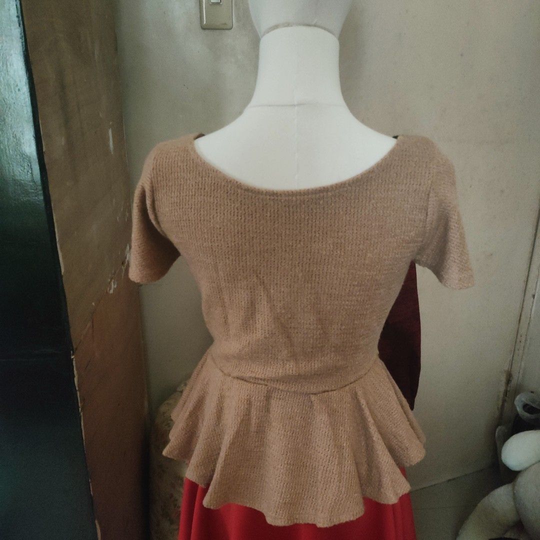 Brown Tweed U-Neck Peplum Top (Category: Others Tops) located in Caloocan City. Submitted by hyperkida (Listing ID 1272925883, Image 2). Description: Bust - 35 to 36" Waist - 29" Mannequin size is small, probably also good for Small that is close to Medium size.