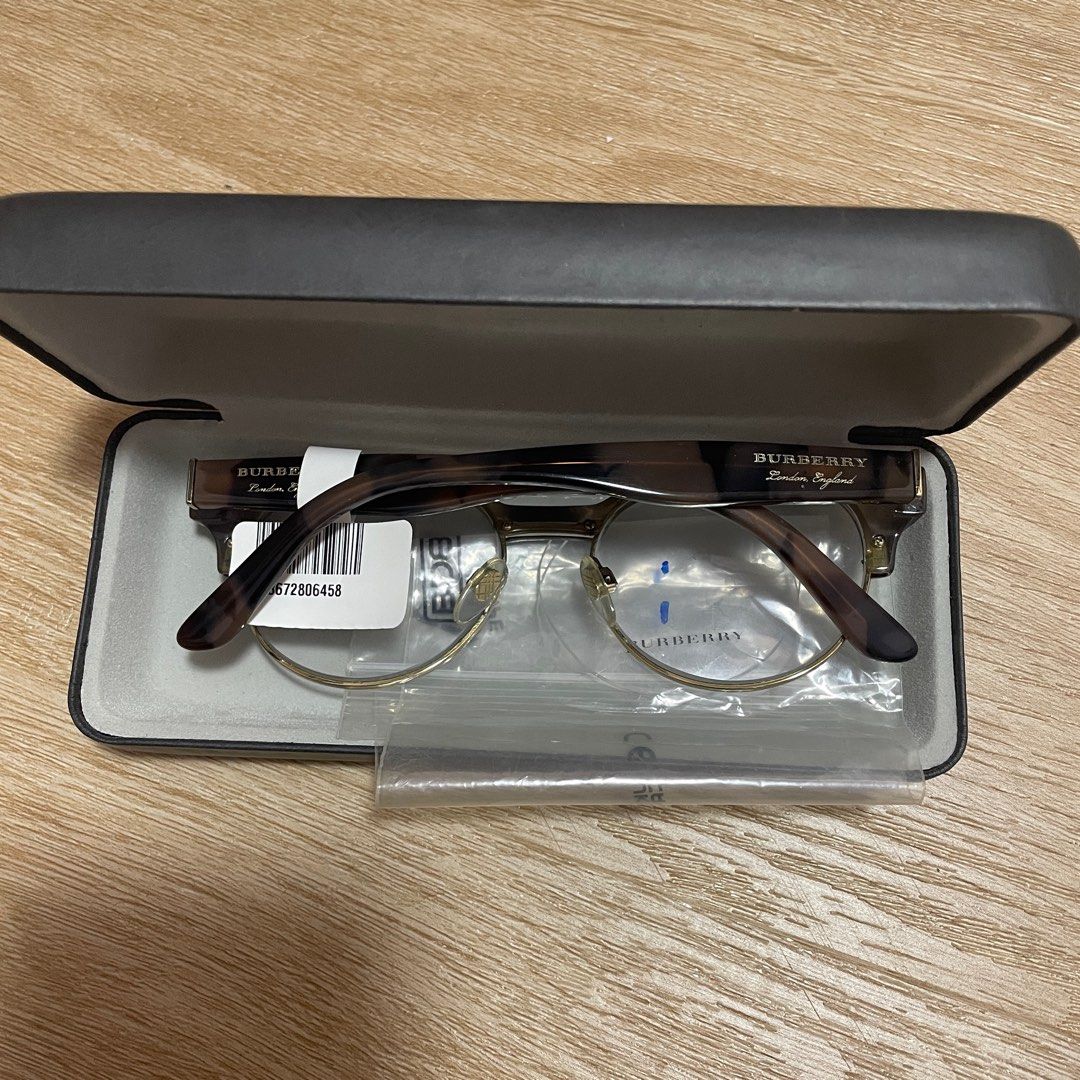 Burberry london 2024 england glasses