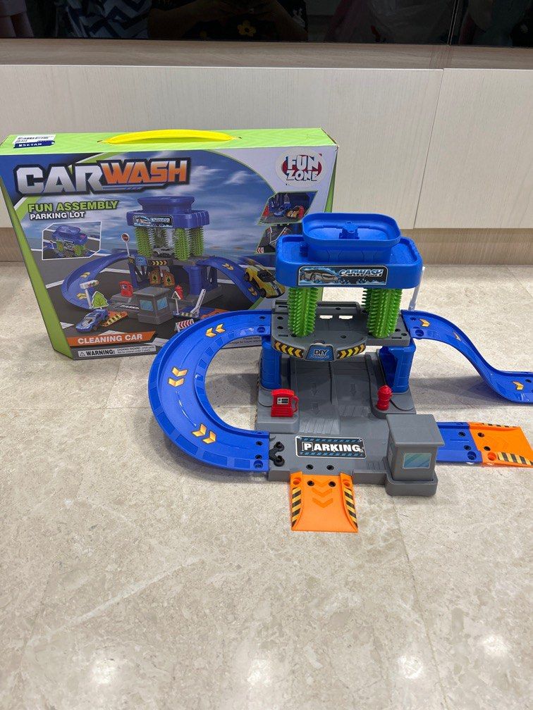 Toy car wash with real water top