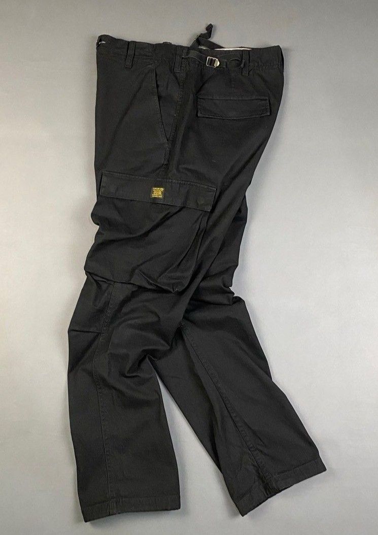 Cargo Pants - Neighborhood Brand (Category: Jeans) located in Quezon City. Submitted by declutteric (Listing ID 1272931963, Image 3). Description: Size: Medium Measurements Waist: 15 Front rise: 16 Thigh: 12 In-seam: 26 Leg opening: 8 Condition: 9.5/10 (Excellent) No issues Negotiable QC area.