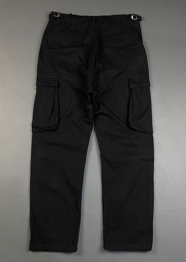 Cargo Pants - Neighborhood Brand (Category: Jeans) located in Quezon City. Submitted by declutteric (Listing ID 1272931963, Image 2). Description: Size: Medium Measurements Waist: 15 Front rise: 16 Thigh: 12 In-seam: 26 Leg opening: 8 Condition: 9.5/10 (Excellent) No issues Negotiable QC area.