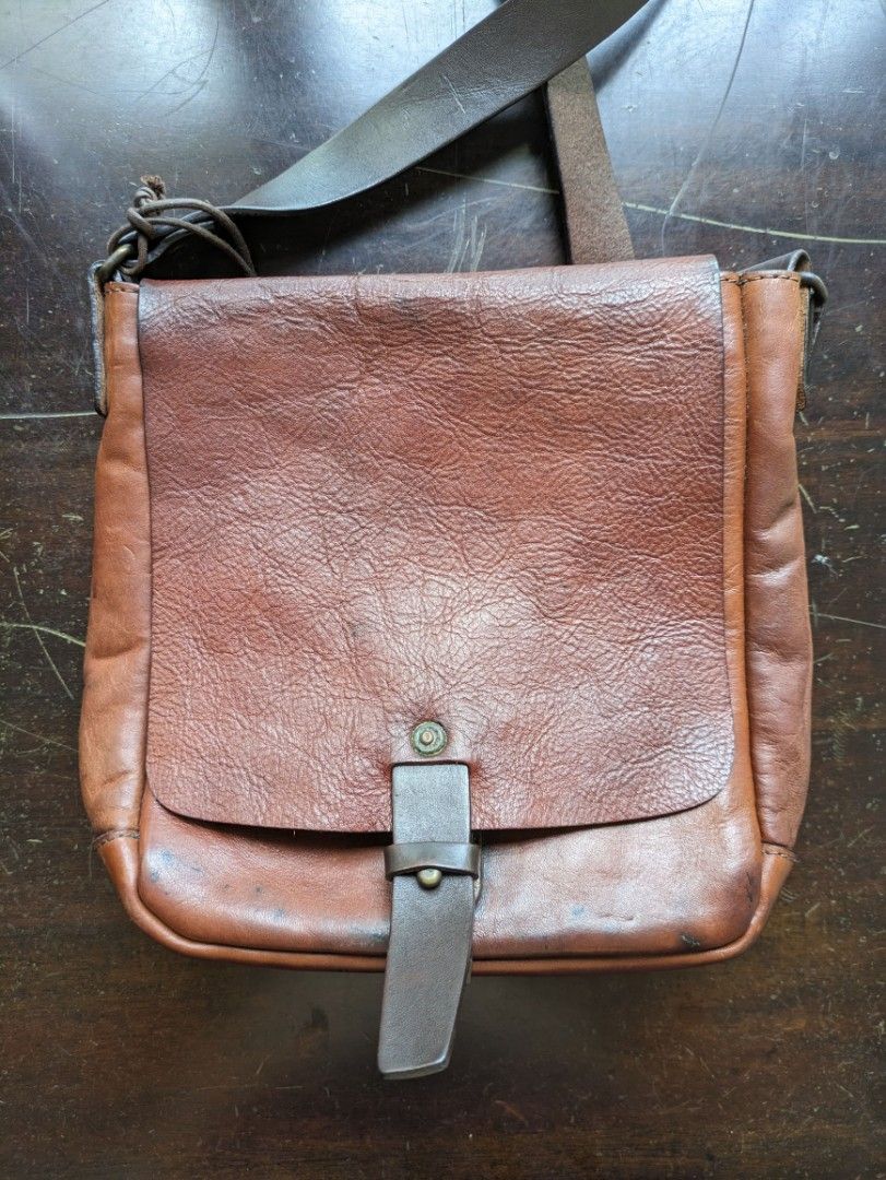 Chiarugi leather sling bag