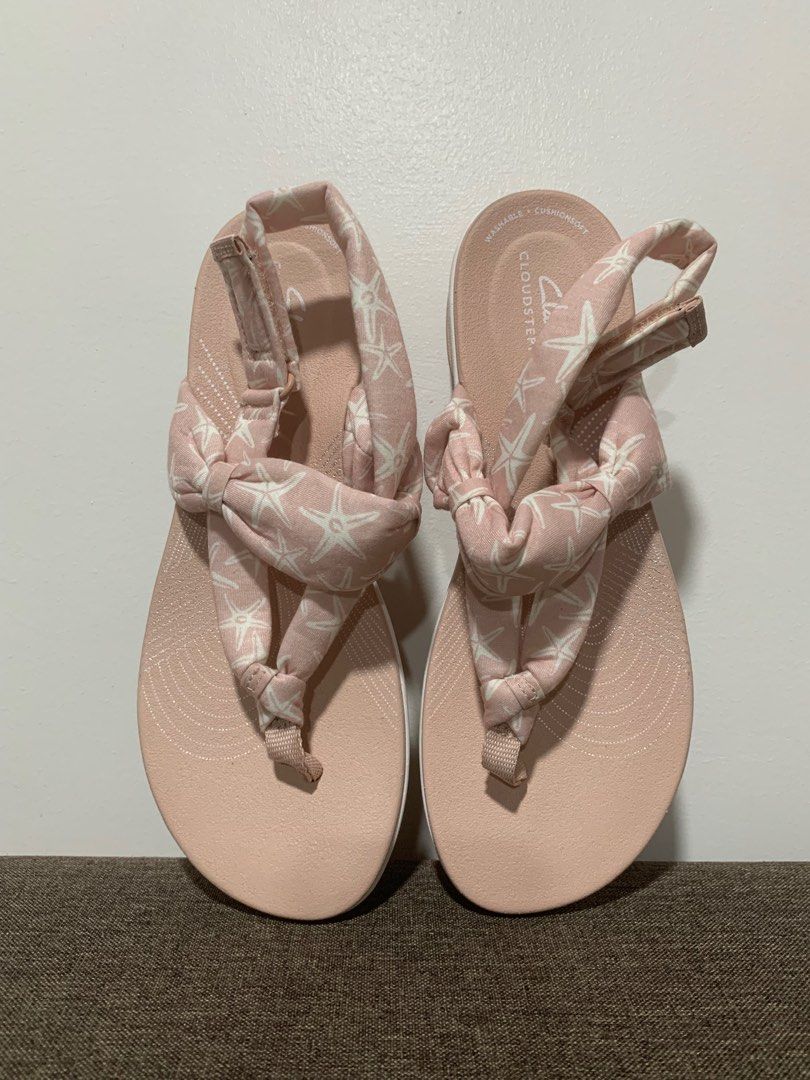 Clarks blush sandals 2025