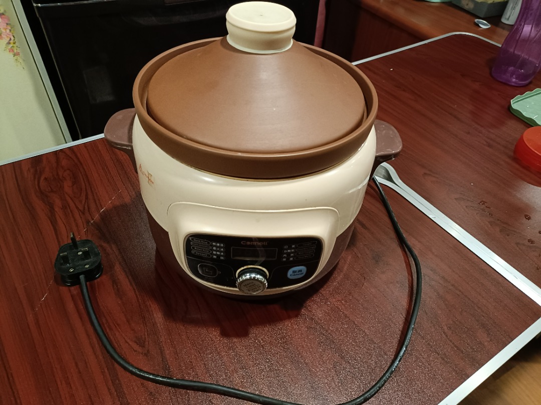 https://media.karousell.com/media/photos/products/2023/12/21/cornell_slow_cooker_4l_csce20p_1703180247_64c1eb71