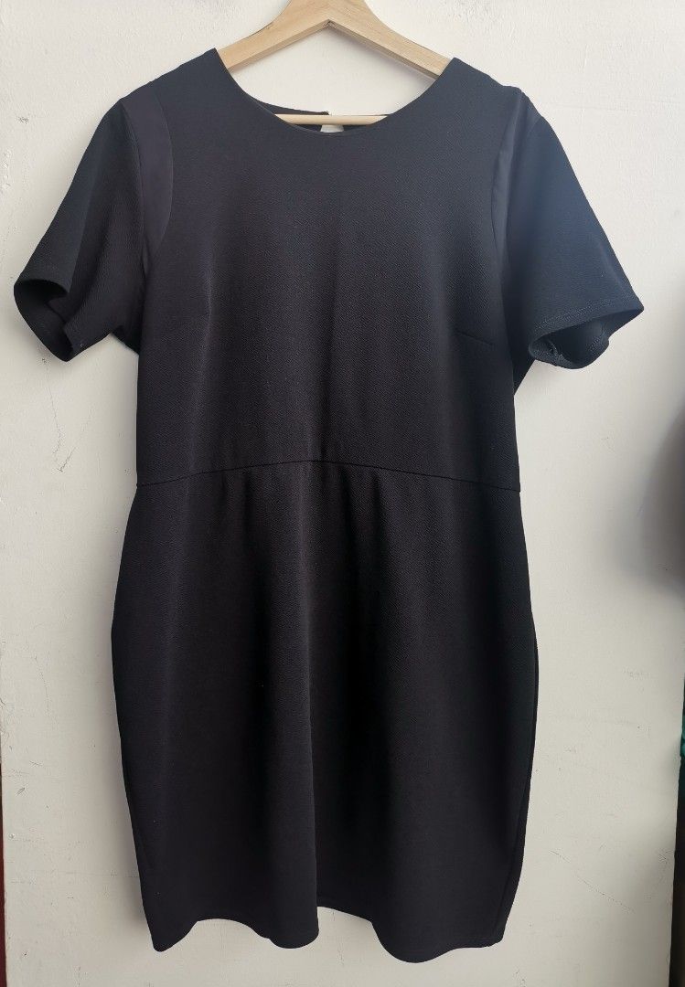 DOROTHY PERKINS Women Fashion Short Sleeve Black Midi Dress, Women's  Fashion, Dresses & Sets, Dresses on Carousell