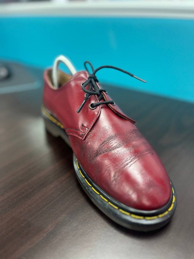 21 hole doc martens hot sale