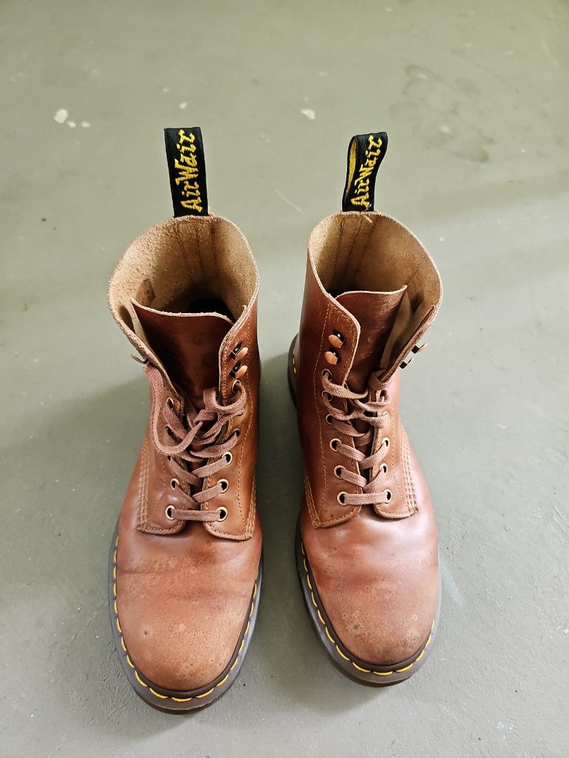 Dr marten clearance tan boots