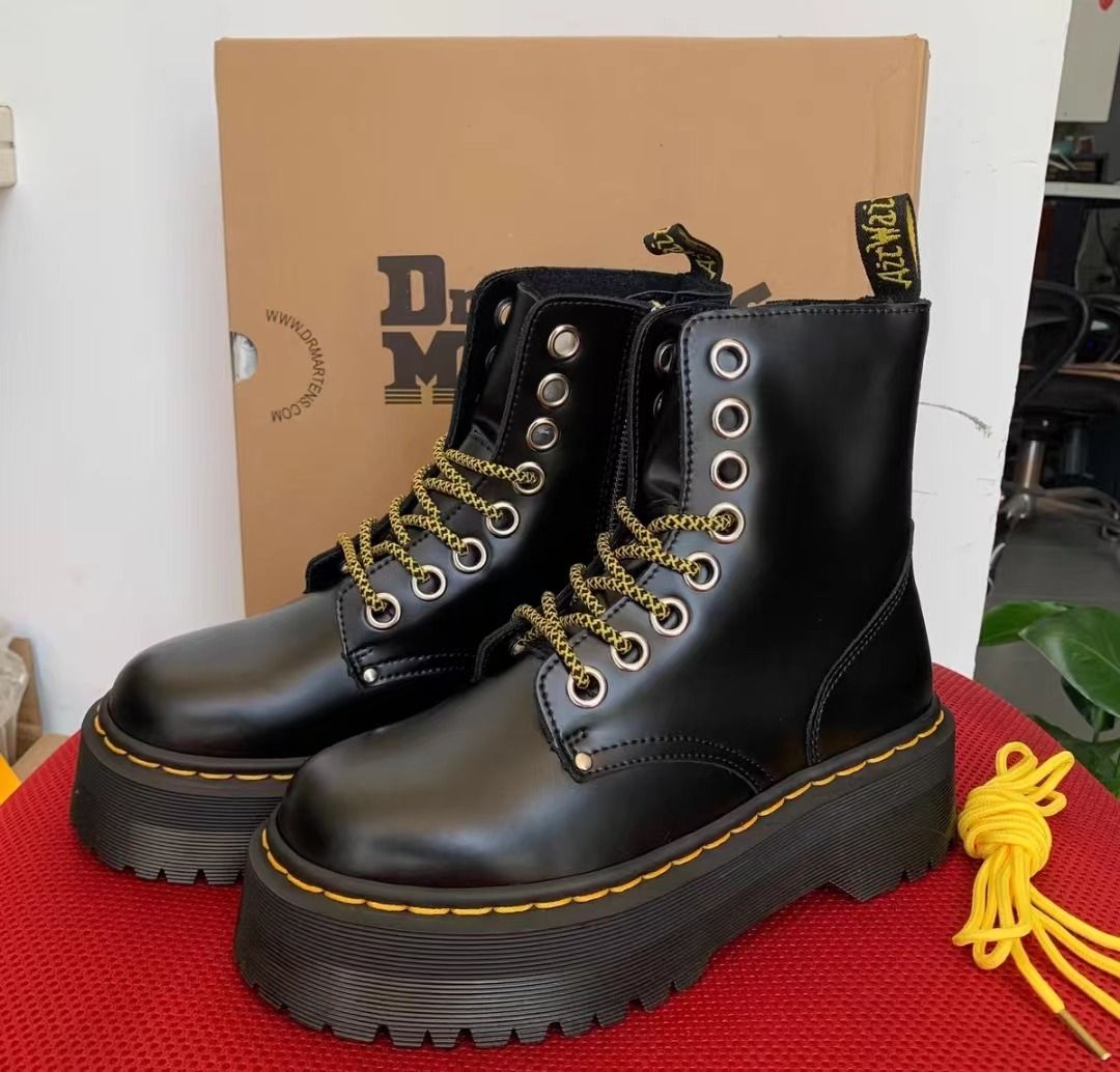 Martin boots shop