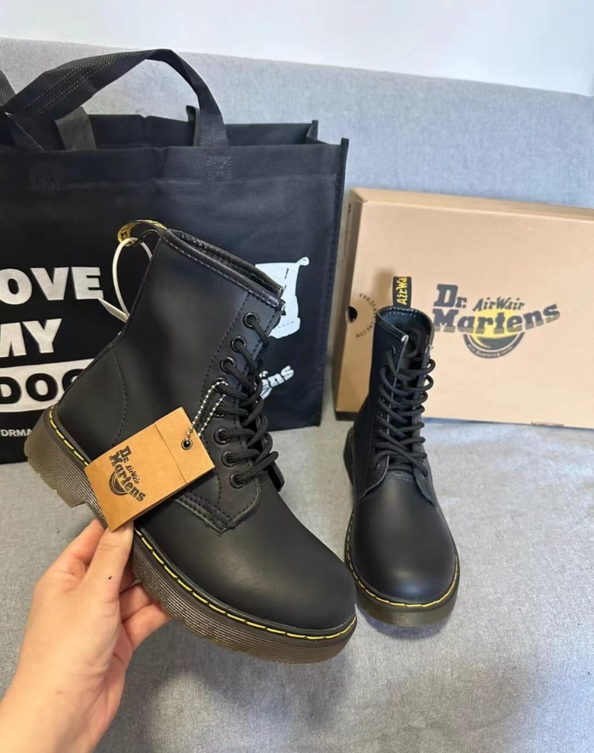Matte doc hotsell martens