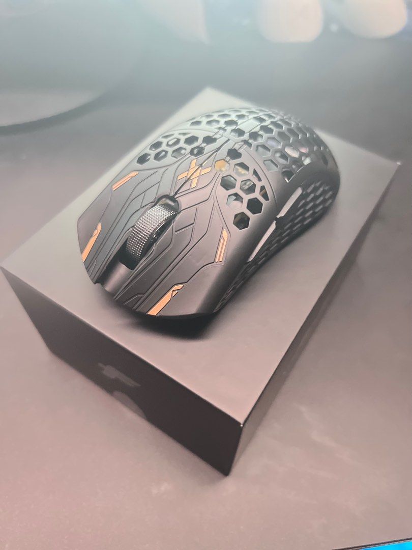 Finalmouse ULX Medium, Computers & Tech, Parts & Accessories 