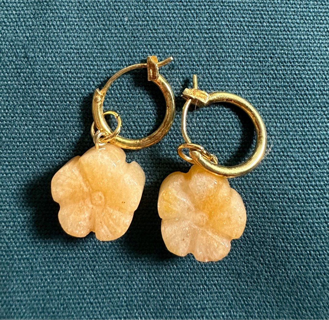Gold hibiscus earrings store