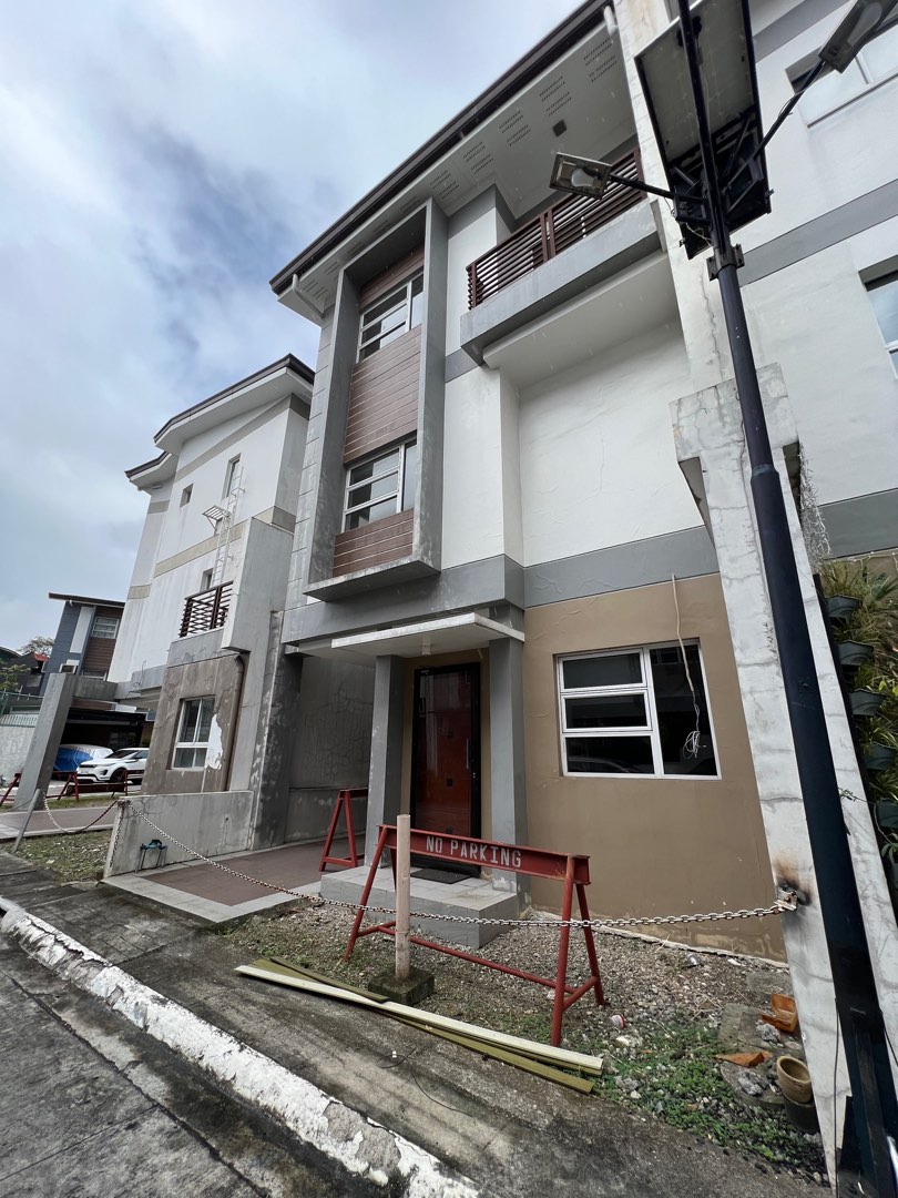 For SALE 4BR House and Lot in La Verandilla Residences Congressional