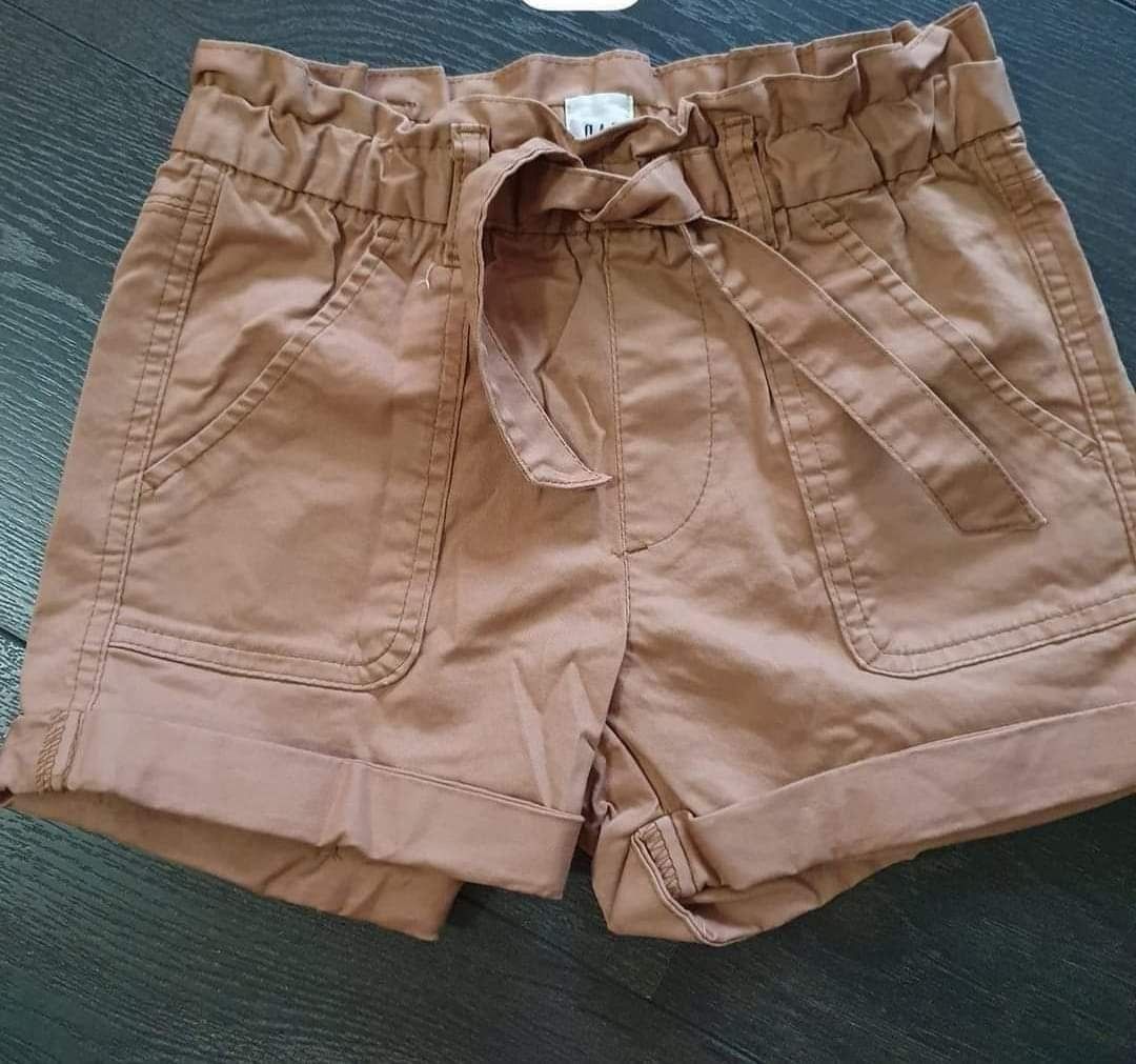 GAP Khakis shorts