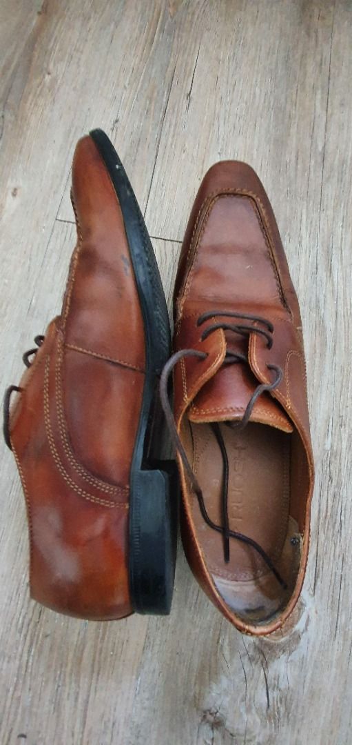 Genuine top leather footwear