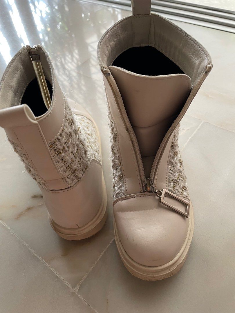 Girls boots Women s Fashion Footwear Boots on Carousell