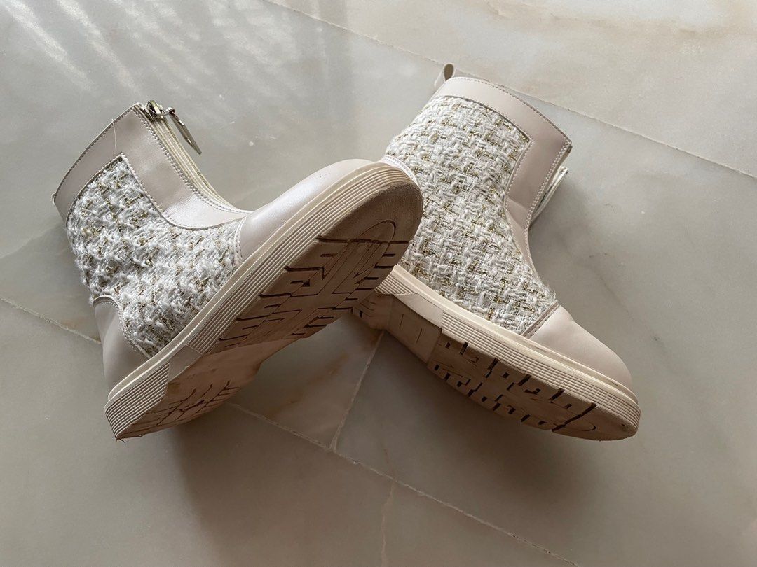 Gold top girls boots