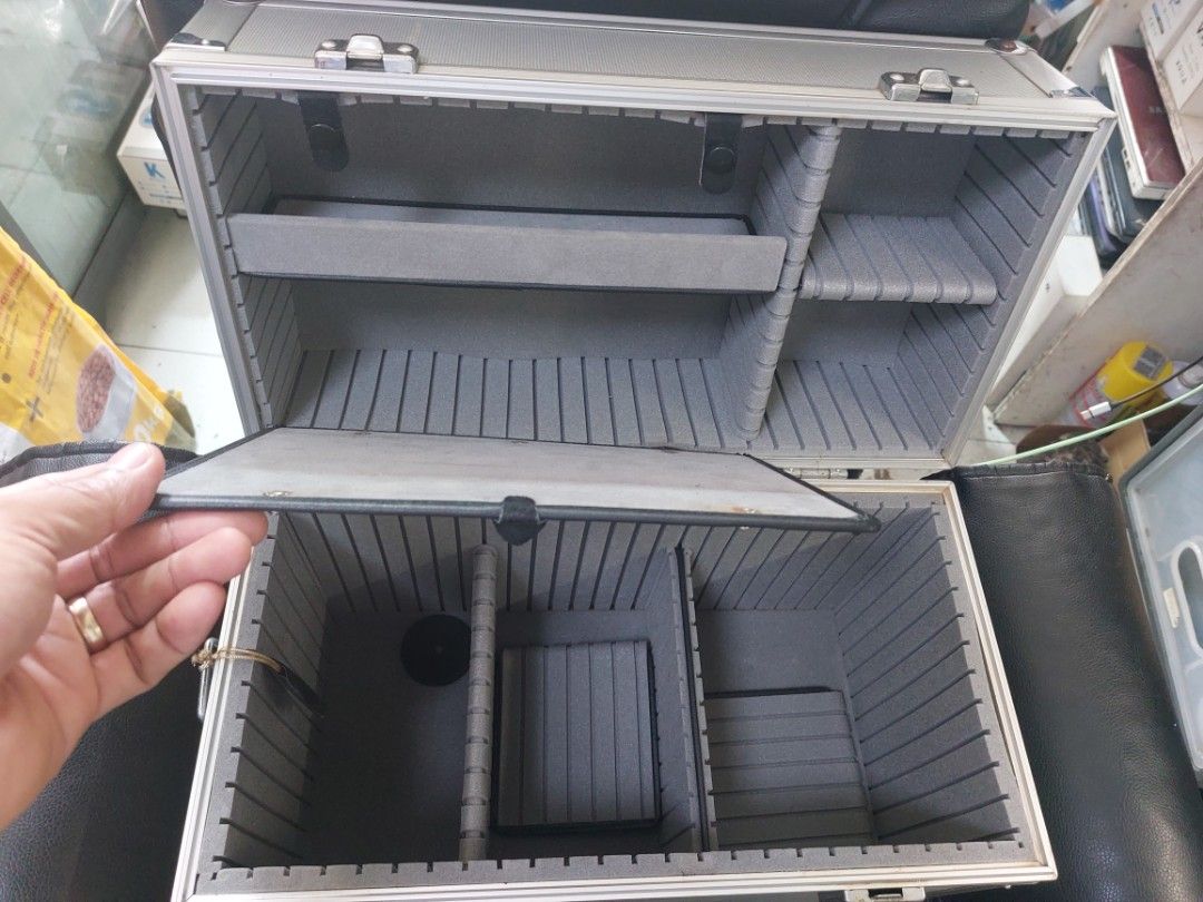 Hardcase for camera (Category: Camera Bags & Carriers) located in Baliuag. Submitted by papa.gardz (Listing ID 1272948581, Image 2). Description: hard case for camera..