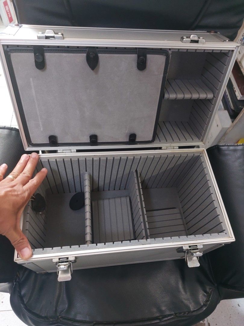 Hardcase for camera (Category: Camera Bags & Carriers) located in Baliuag. Submitted by papa.gardz (Listing ID 1272948581, Image 1). Description: hard case for camera..