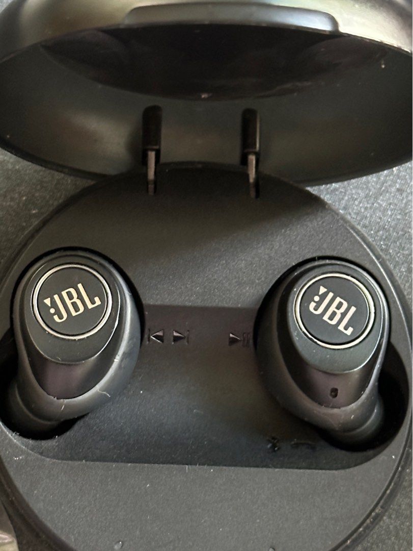 JBL Free X Audio Earphones on Carousell