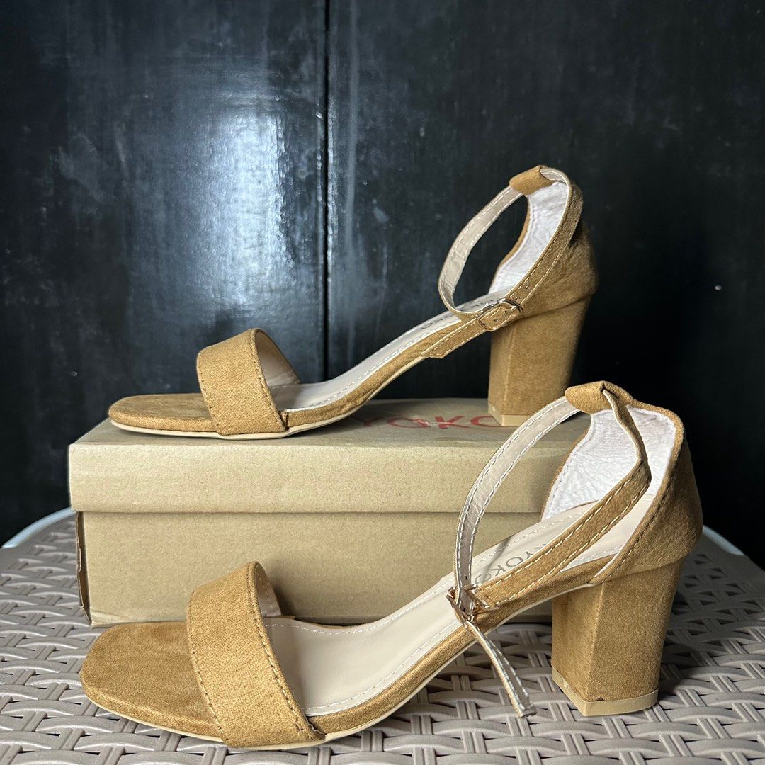 Tan 2 on sale inch heels