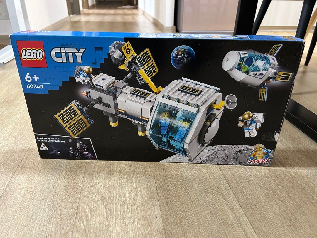 Lego city hotsell undercover space shuttle