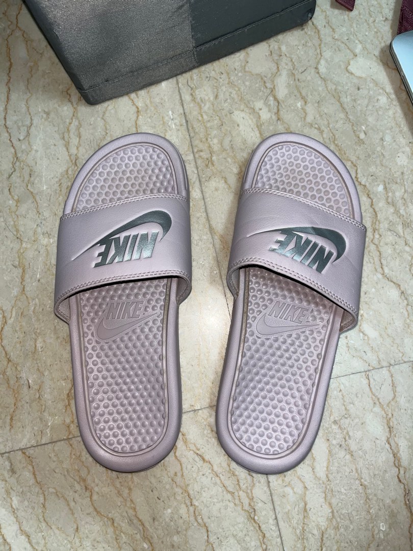 Used best sale nike slides