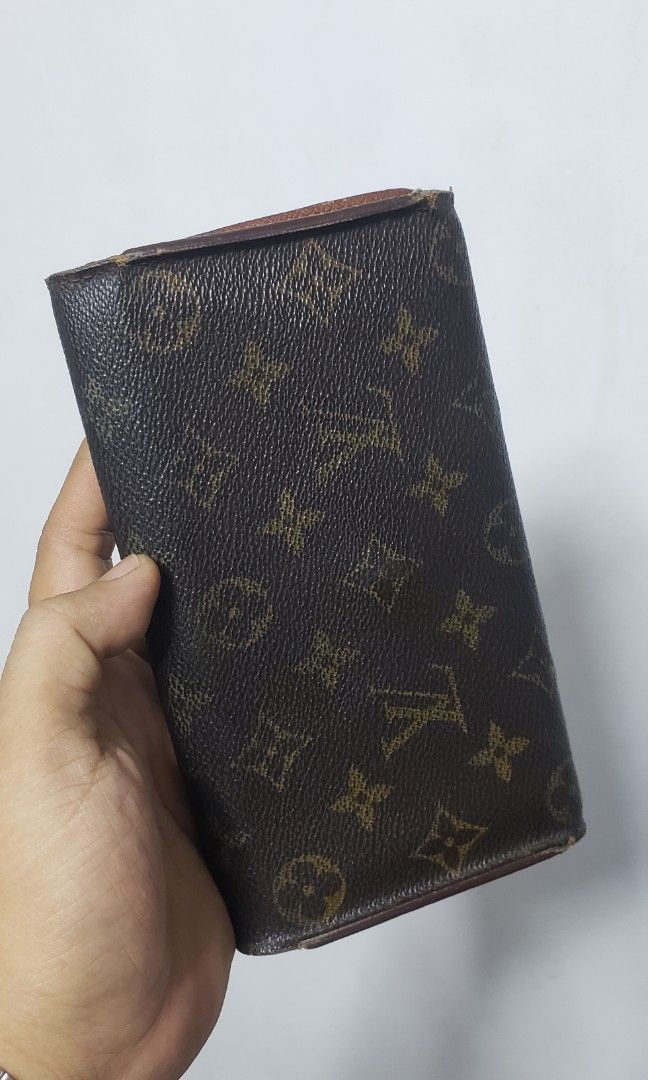 Louis vuitton (Category: Luxury Bags & Wallets) located in Manila. Submitted by mistej (Listing ID 1273140251, Image 2). Description: lv large tripold wallet authentic guaranteed multi card slot paper bills chek detaild pic of condition selling low need funds.