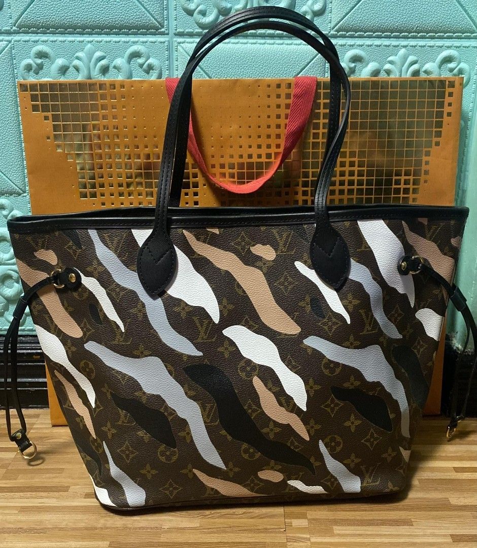 Louis vuitton league hotsell of legends neverfull