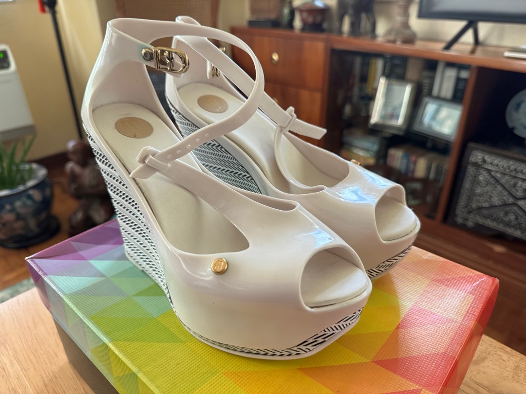 Melissa peace vi jelly wedge 2025