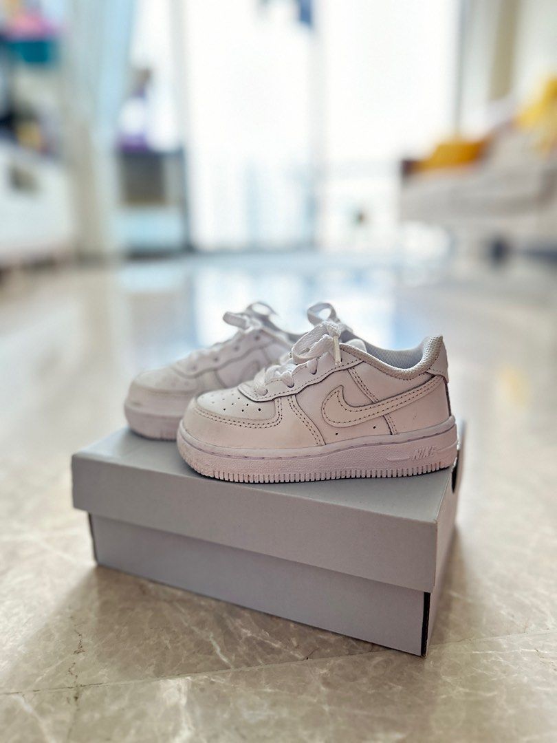 Nike air force 1 pink suede junior 2025