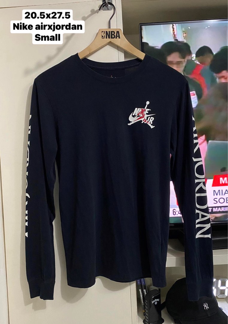 nike air jordan crewneck