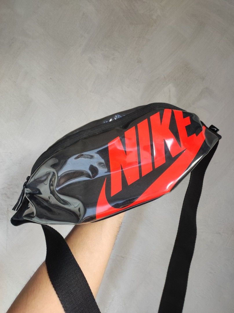 Nike waterproof fanny sales pack
